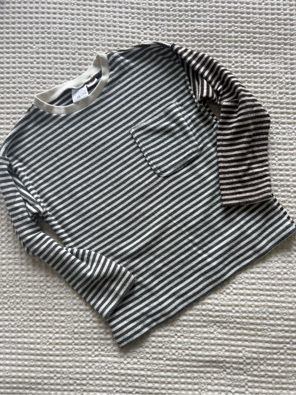 ZARA kids Two toned Striped Long-Sleeve Pocket knit long sleeve - Gray & Cream